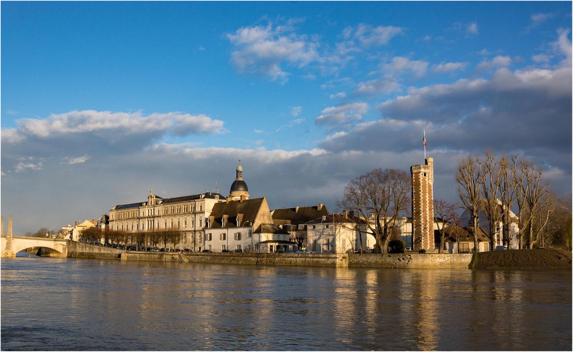 App Cosi Ile Saint Laurent Sur Saone *