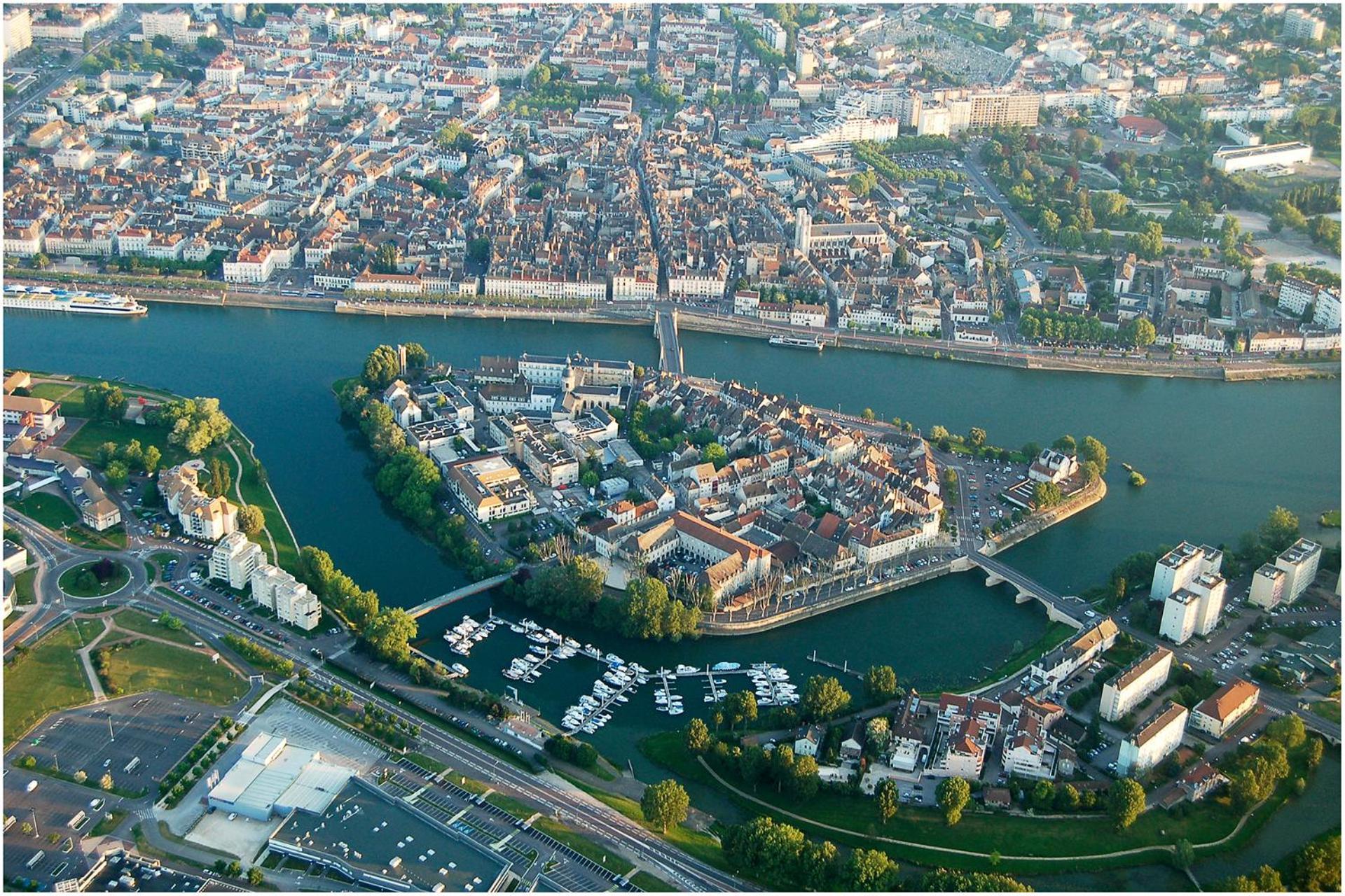 App Cosi Ile Saint Laurent Sur Saone Apartment Chalon-sur-Saone